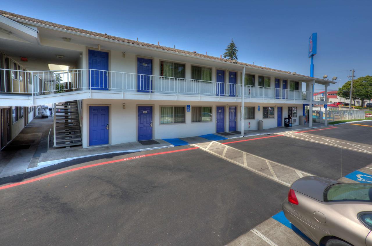 Motel 6-Tigard, Or - Portland South - Lake Oswego Экстерьер фото