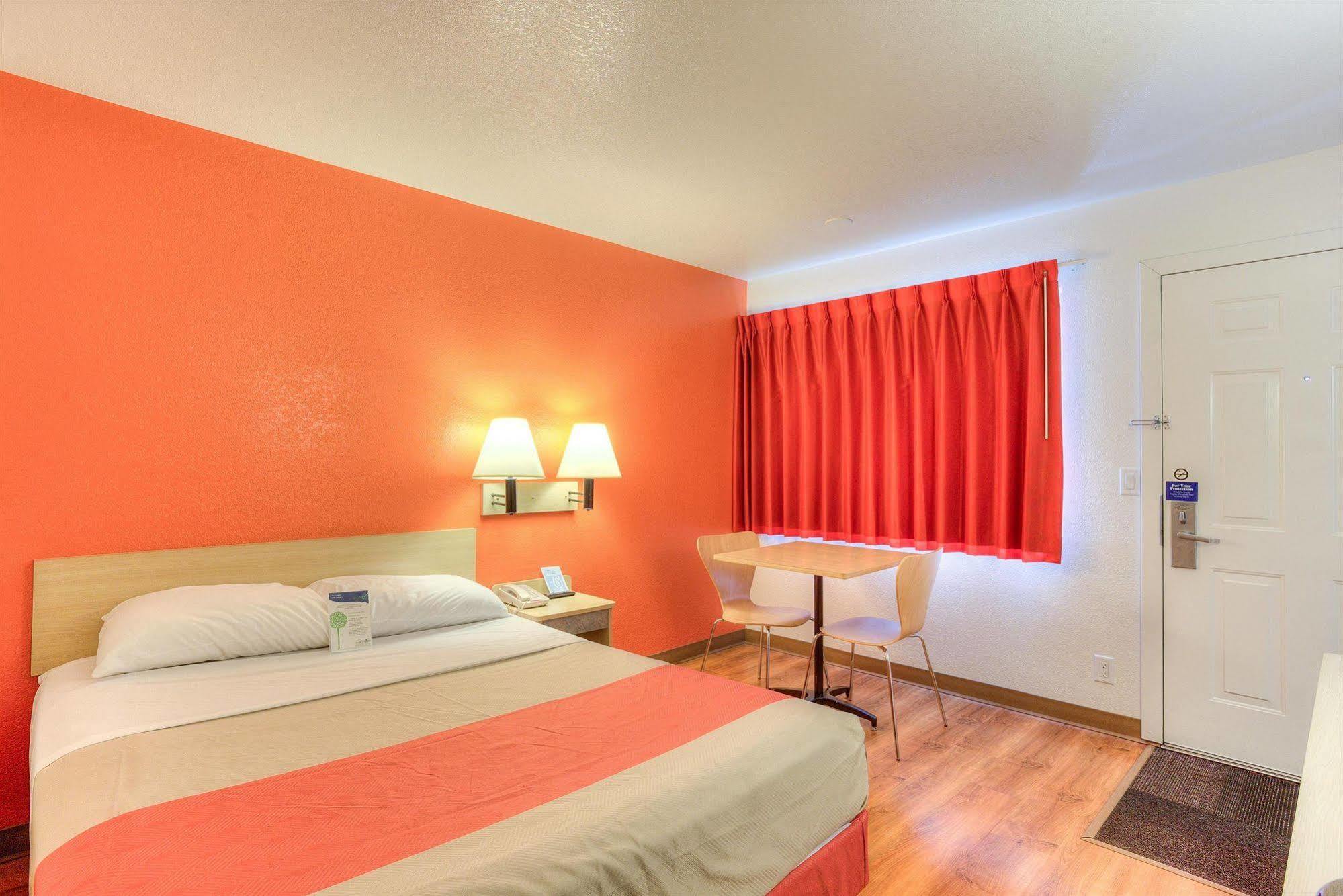 Motel 6-Tigard, Or - Portland South - Lake Oswego Экстерьер фото
