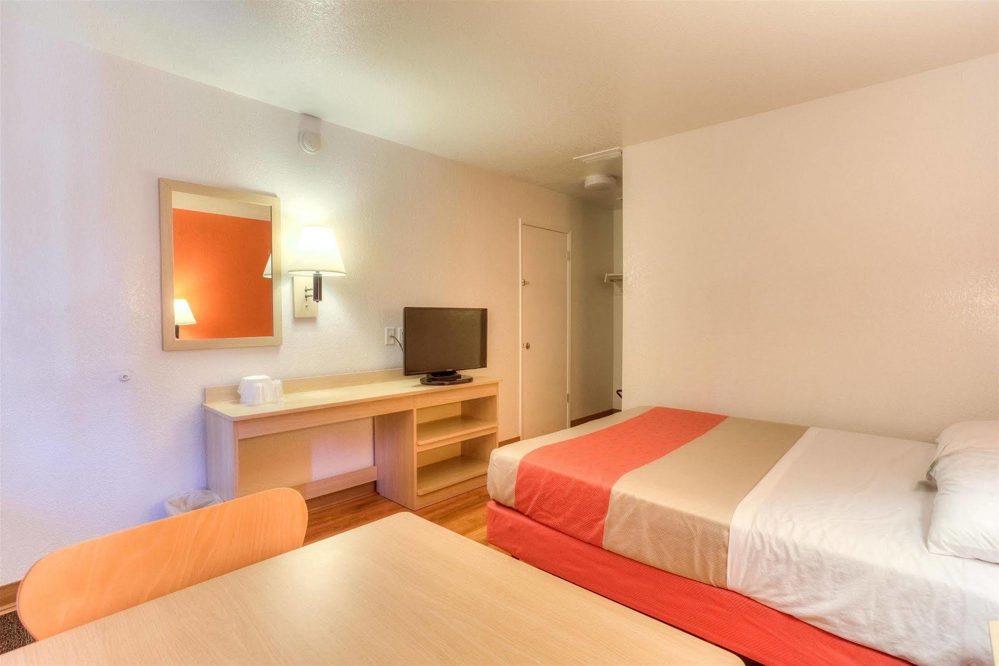 Motel 6-Tigard, Or - Portland South - Lake Oswego Экстерьер фото