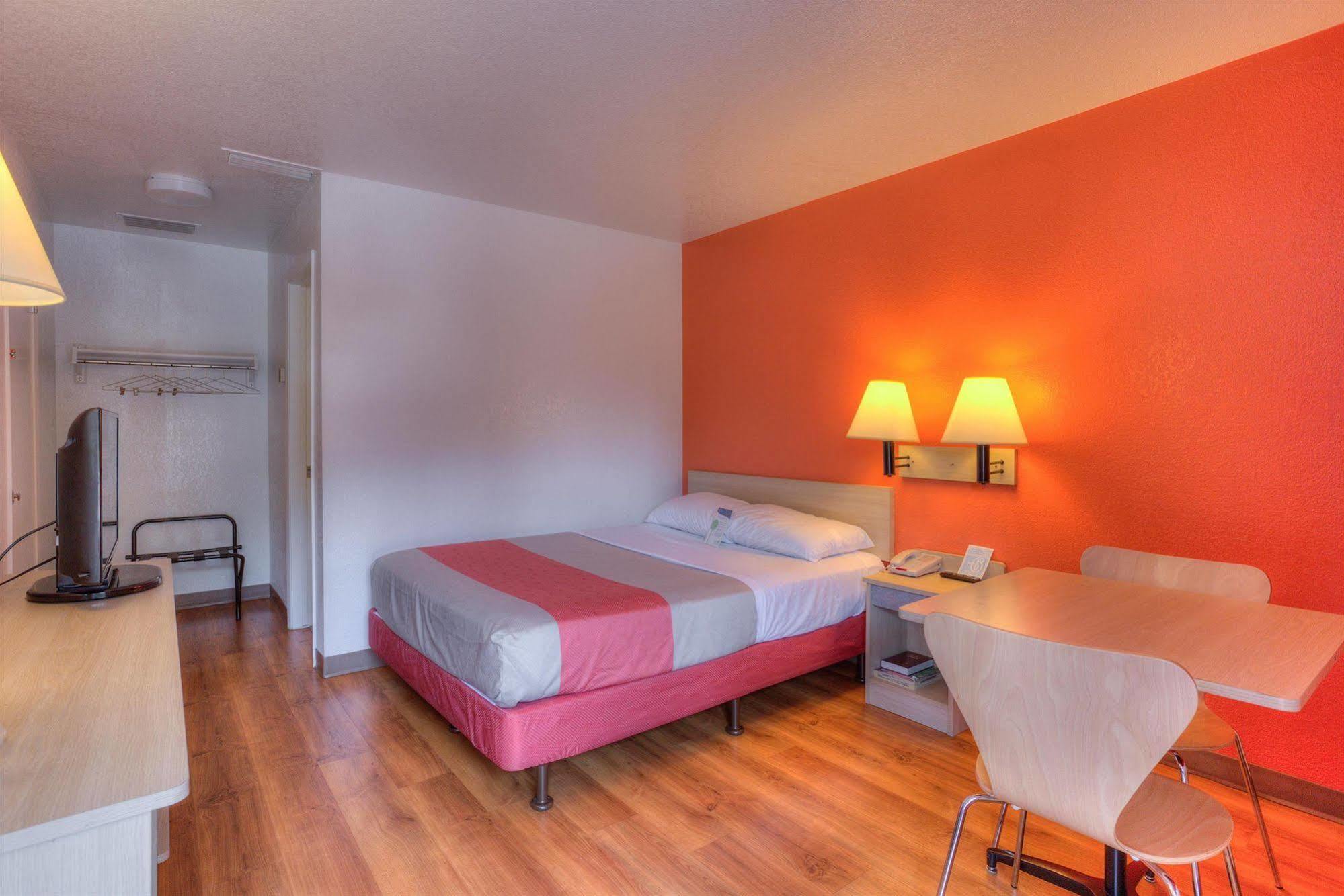 Motel 6-Tigard, Or - Portland South - Lake Oswego Экстерьер фото