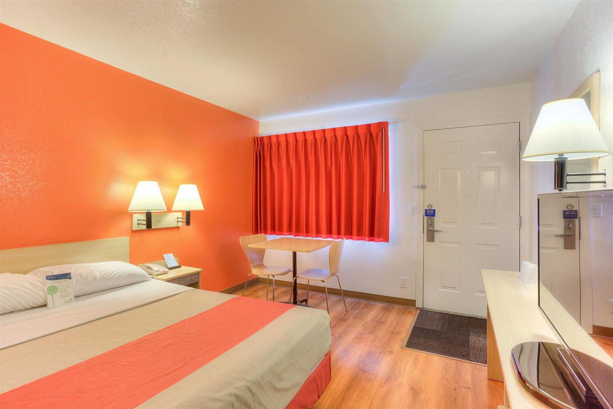 Motel 6-Tigard, Or - Portland South - Lake Oswego Экстерьер фото